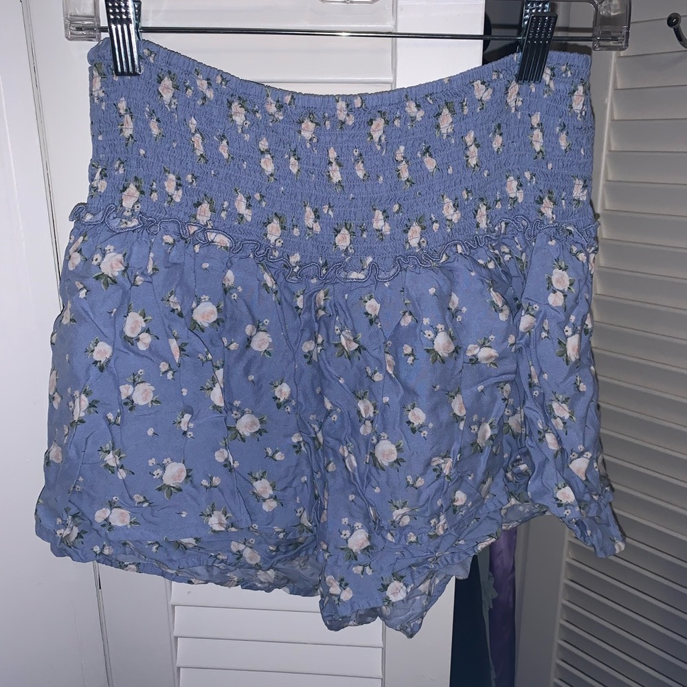 Hollister blue flowy shorts